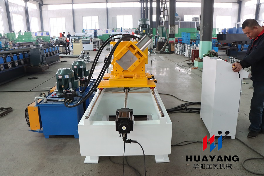 interchangeable H stud forming machine