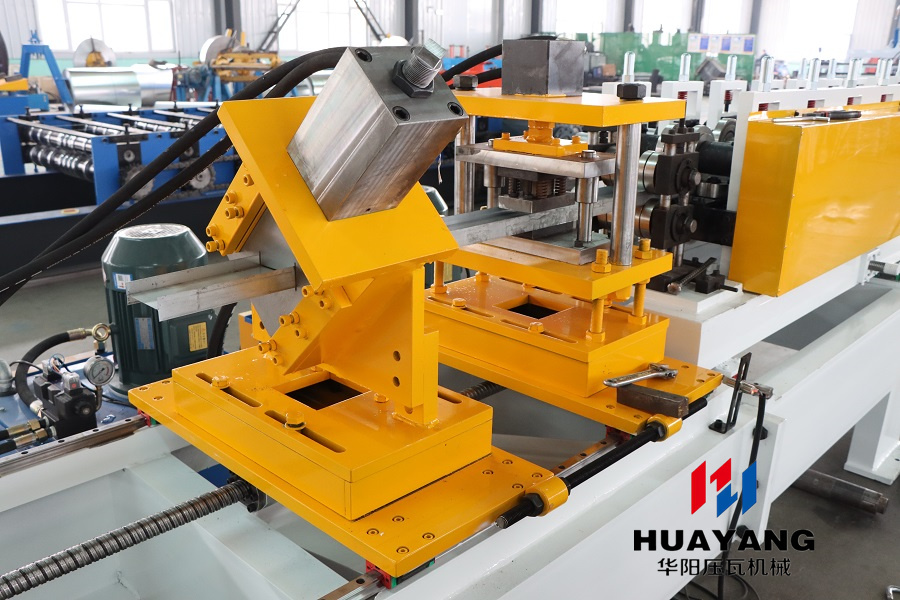 interchangeable H stud forming machine