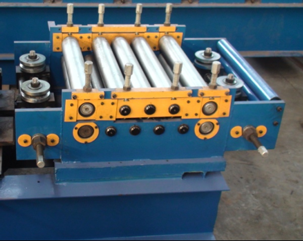 C purlin roll forming machine