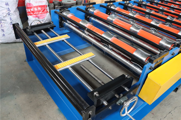 TR4-36 metal roof tiles machine for peru market