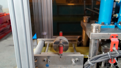 Light keel villa stud rolling machine