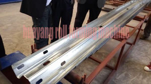 highway guardrail roll forming machine