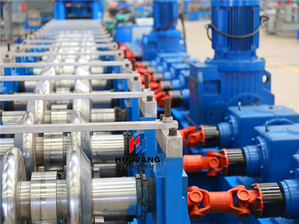 highway guardrail roll forming machine