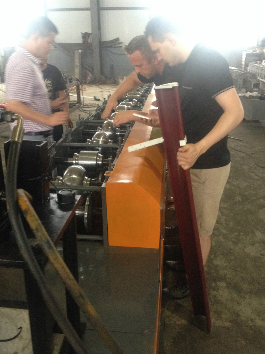 rain gutter making machine