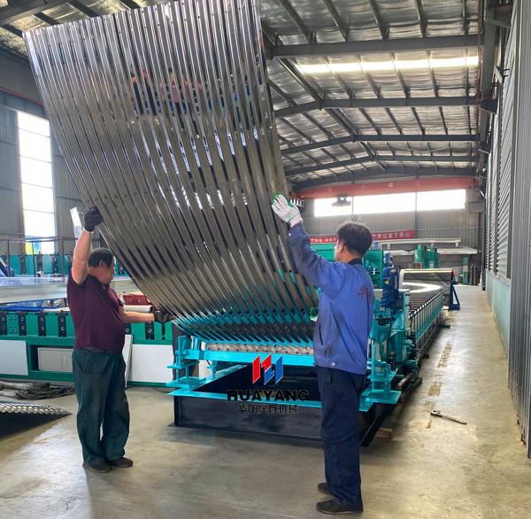 galvanized steel fish tank sheet sidewall roll forming machine