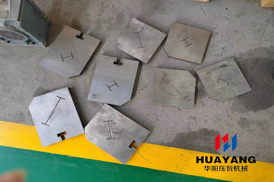interchangeable H stud forming machine