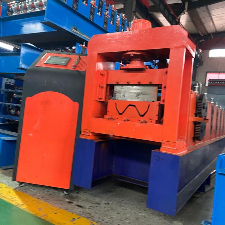 highway guardrail roll forming machine