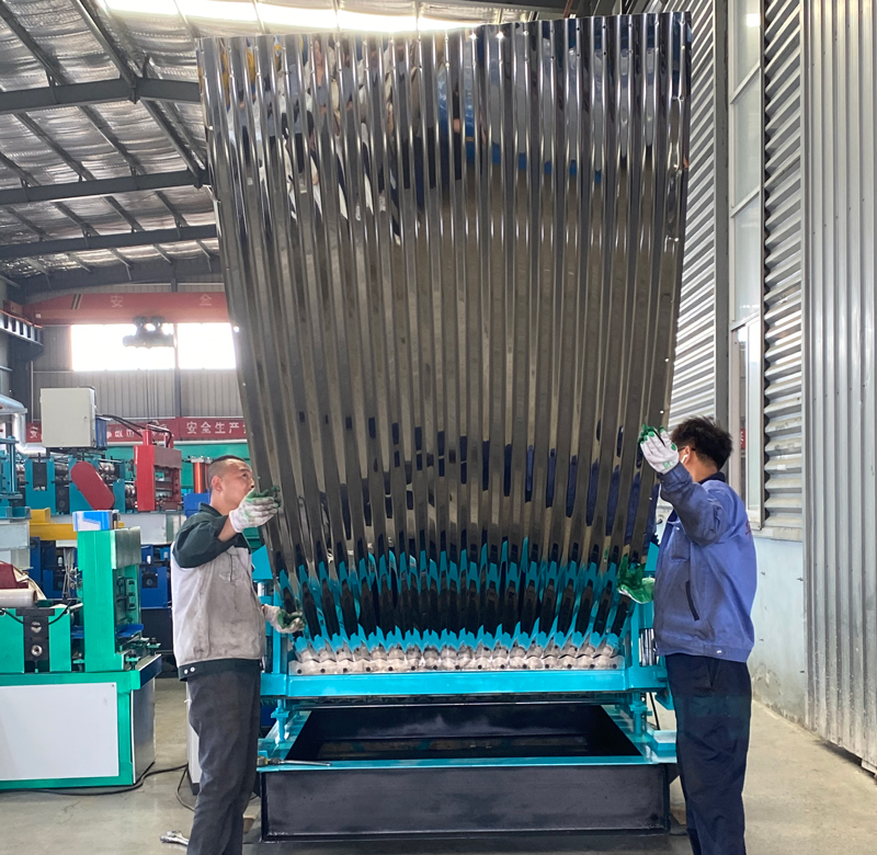 galvanized steel fish tank sheet sidewall roll forming machine