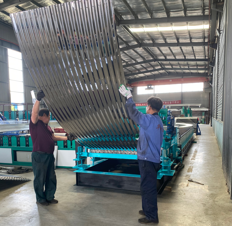 galvanized steel fish tank sheet sidewall roll forming machine