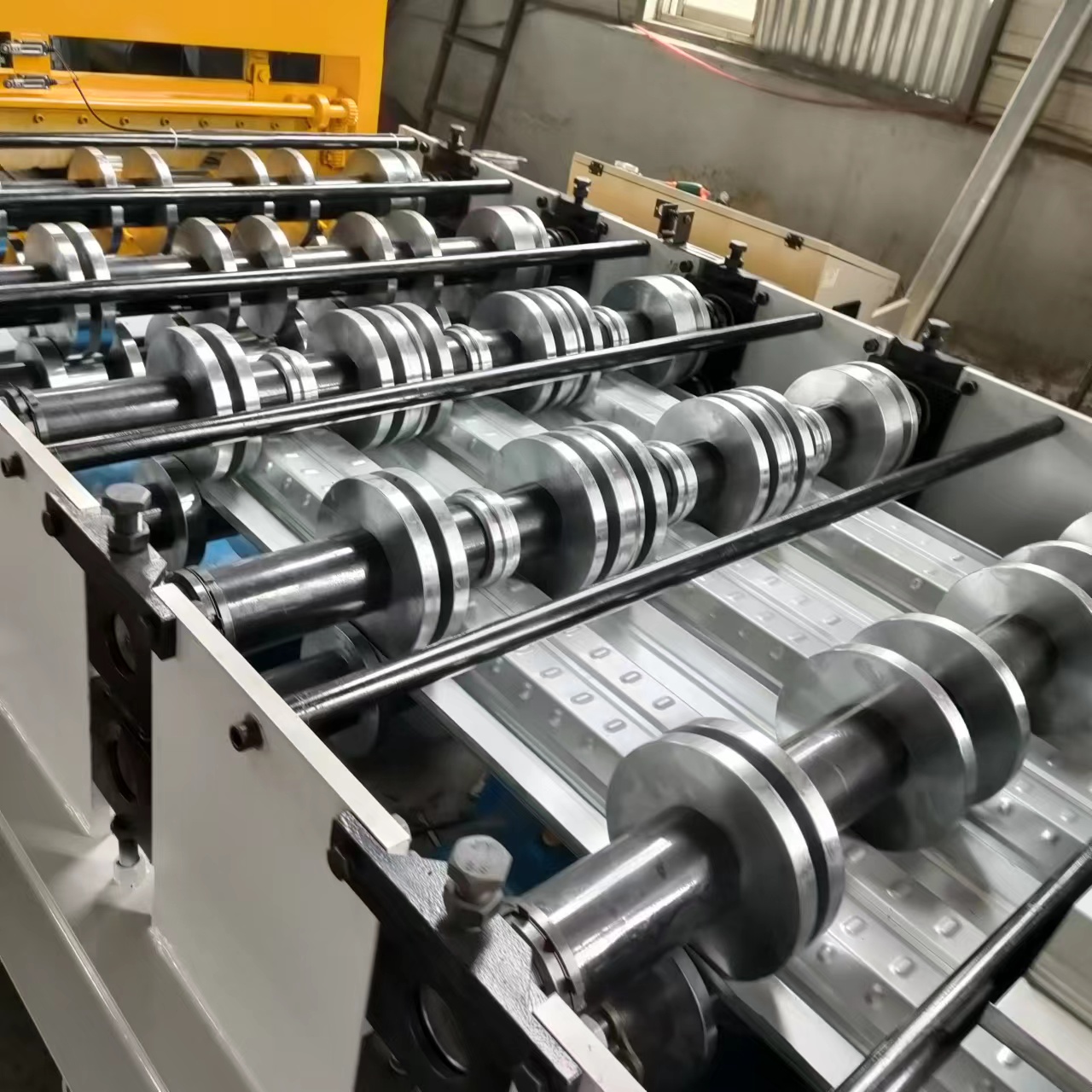 floor deck tile making machine