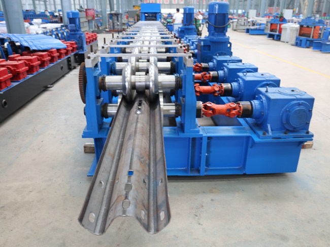 highway guardrail making machine